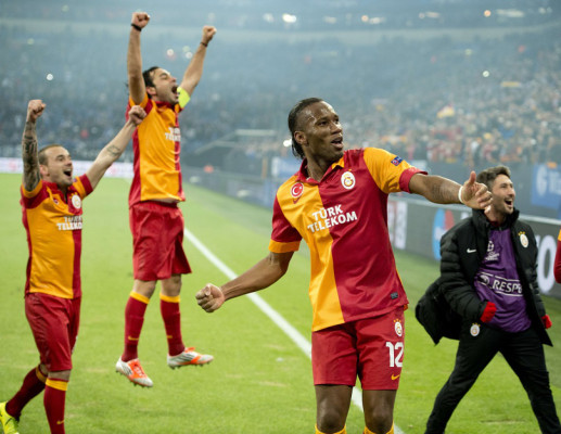 Galatasaray derrumba al Schalke 04 y clasifica a cuartos