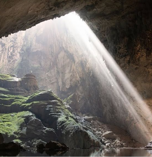 Son Doong, la cueva más grande del mundo con un paisaje espectacular y clima propio