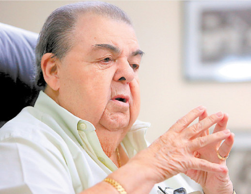 Ferrari: 'Con la ayuda del Señor vamos a seguir con la obra'