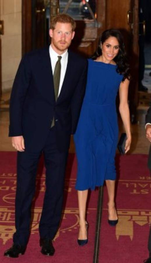 Meghan Markle levanta sospechas de embarazo tras usar vestimenta holgada