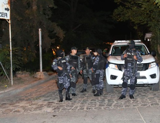Policía interviene colonia El Hato de Enmedio tras nueva masacre