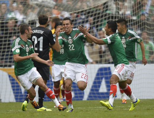 México golea a Nueva Zelanda y acaricia el Mundial