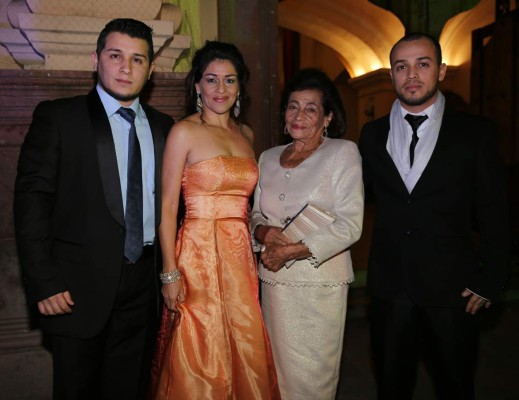 Una historia de amor quedó sellada con la bendición de Dios