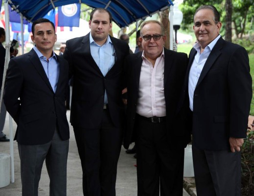 Cálida recepción para celebrar la libertad de Estados Unidos