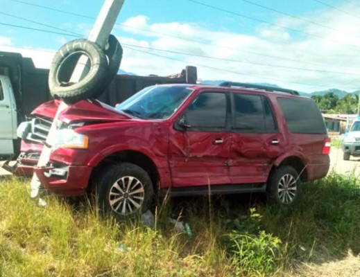 Candidata presidencial Marlene Alvarenga sufre accidente en carretera a Olancho