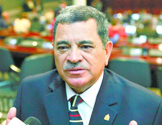 Proyecto beca de estudiantes de medicina no ha llegado al CN