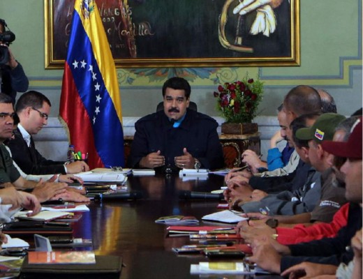 Maduro pide poderes para preservar la paz