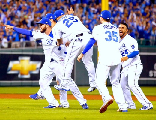 Cueto lanza joya y Reales despachan a Houston y avanzar a la final de la Americana