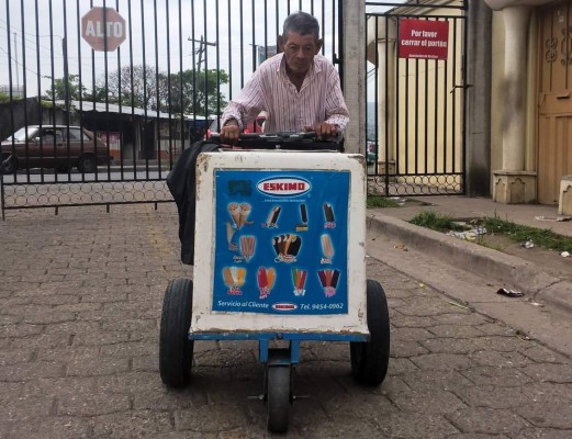 Dos décadas entre dolor y paletas han marcado los 78 años de don 'Mincho”