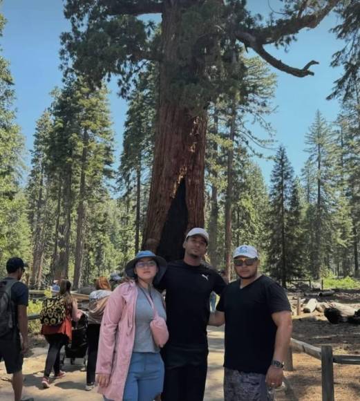 Así han sido las vacaciones de “Choco” Lozano con su bella novia