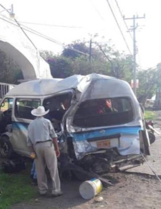 FOTOS: El impactante accidente de un camión en México tras fallarle los frenos; hay varios muertos