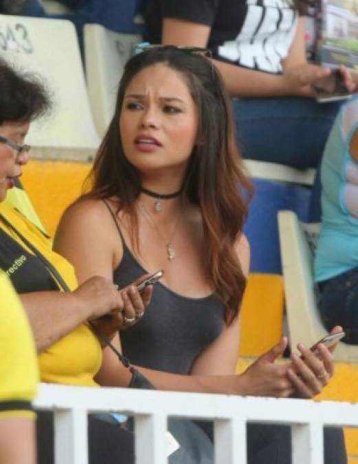 Belleza, colorio y pasión en el Estadio Nacional para el Olimpia vs Real España