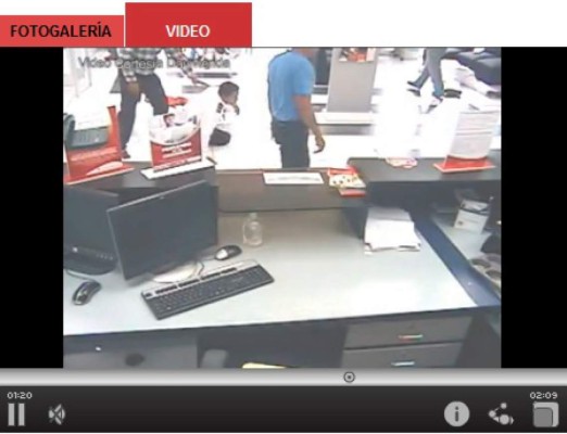 Video muestra a sujetos que usaron silla de ruedas para asaltar banco