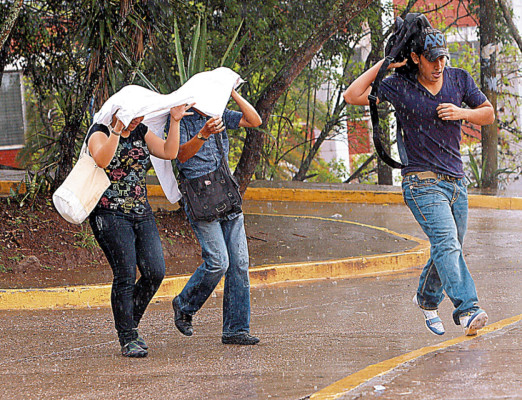 Fuertes lluvias continuarán en Honduras