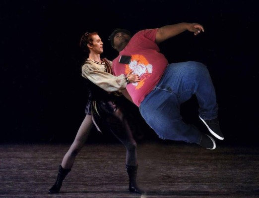 'Gordito' se queda dormido y los memes se hacen presente