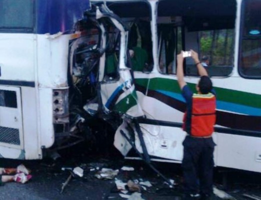 Doce muertos y 37 heridos deja choque de buses en Venezuela&nbsp;