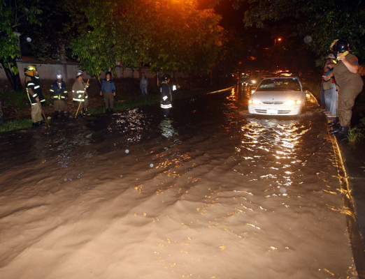 Fuerte tormenta azotó la capital de Honduras
