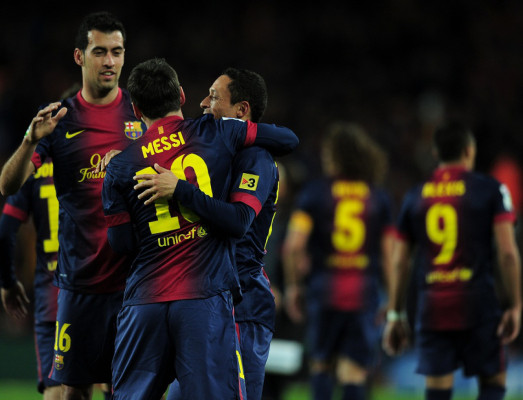 Barcelona golea a Atlético y da gran paso al título