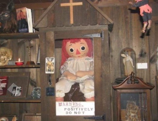 Los objetos malditos detrás de misteriosas muertes y desgracias