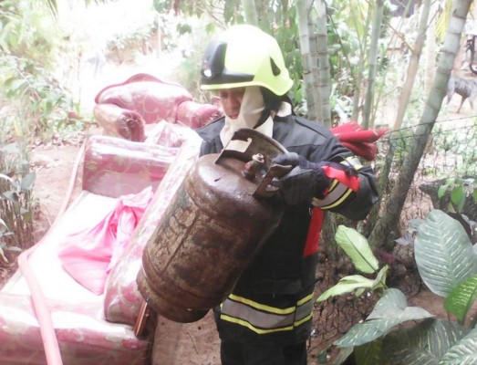 Demente le prende fuego a perro y casi provoca tragedia en Catacamas