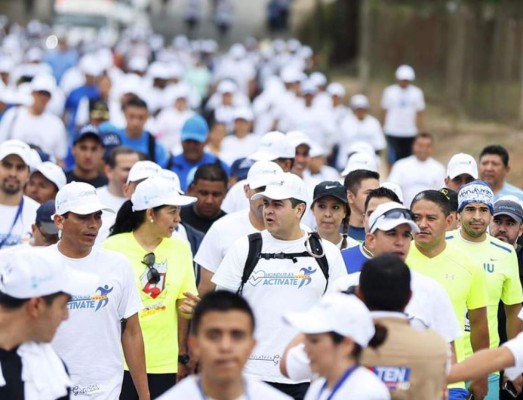 Más de 2,000 personas se ejercitan en Gracias