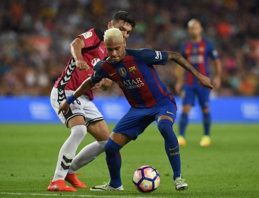 El Barcelona pierde en casa con el Alavés y deja líder al Real Madrid