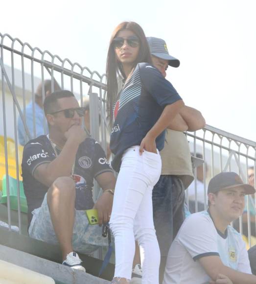 No se mira por TV: atractivas motagüenses imponen presencia en el Carlos Miranda