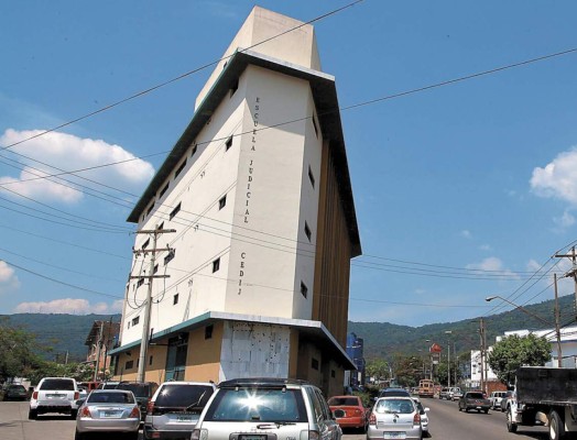 Reorganizan los Tribunales de Sentencia de SPS