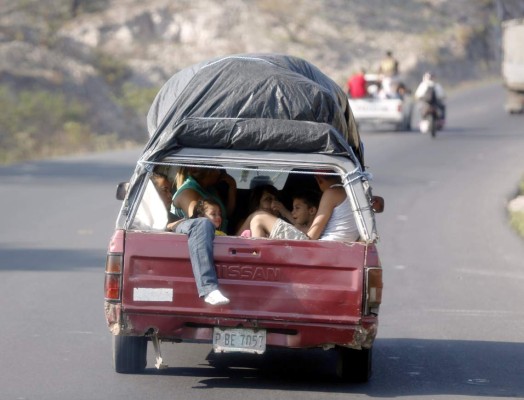 Veraneantes regresan a la capital hondureña