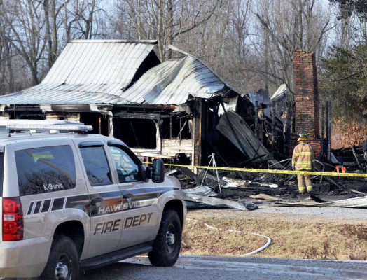 Mueren 9 personas en incendio en Kentucky