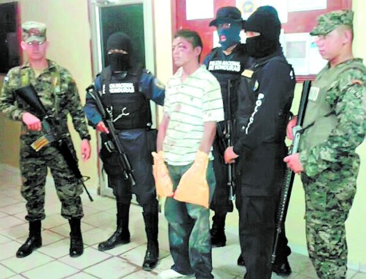 Cae sospechoso de ultimar a joven en bus