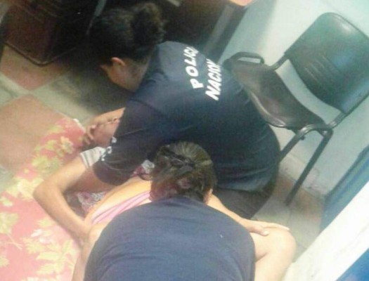 Hondureña da a luz a una niña con asistencia de varios policías&nbsp;&nbsp;