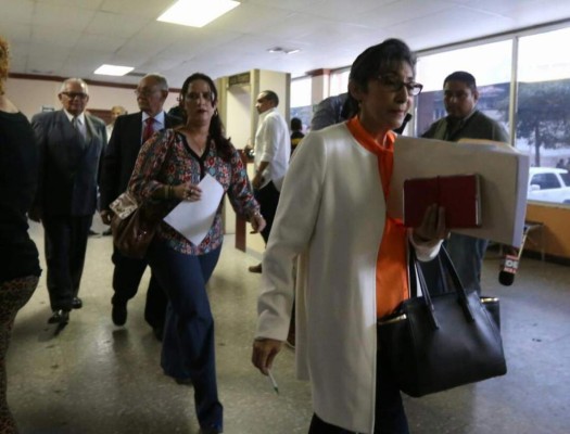 Frente Patria presenta denuncia y pruebas contra la reelección