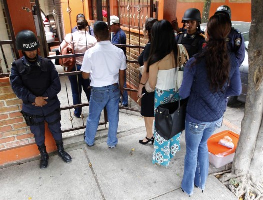 Suspenden a 728 empleados por insolvencia financiera