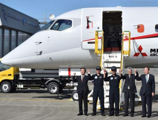 Japón prueba con éxito su primer avión de línea a reacción