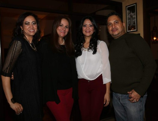 Reencuentro de excompañeros de primaria