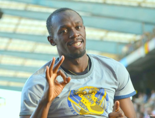 Sorprenden a Usain Bolt nalgueando a una Stripper