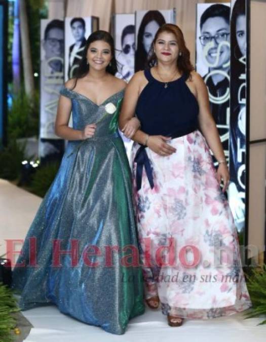 FOTOS:Las seniors más bellas en la inolvidable Prom 2019 de la Macris School