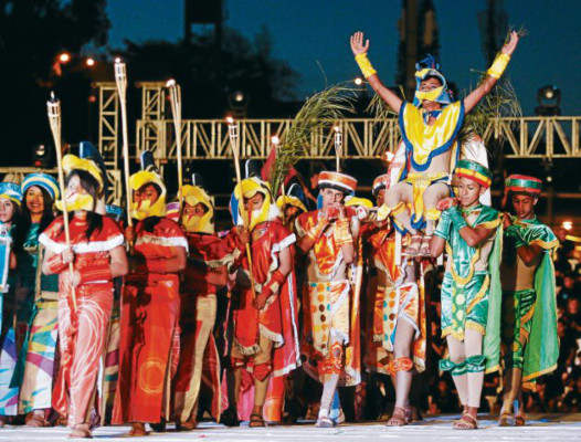 Colorido tributo a raíces hondureñas