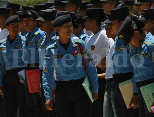 Cortó café para poder entrar al Instituto Técnico Policial, hoy es la mejor alumna