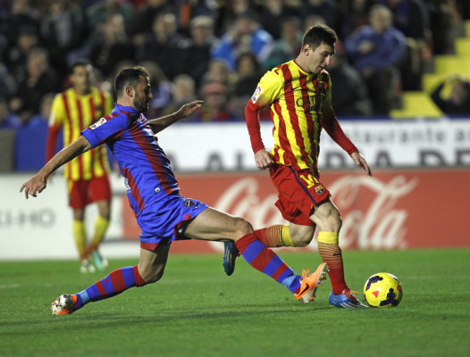 Con un Tello indomable, Barça le remonta Levante