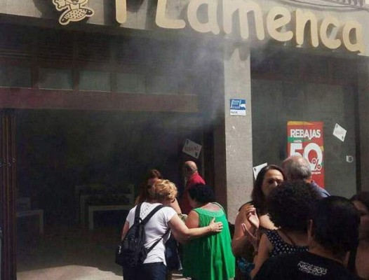 Le prende fuego a su mujer