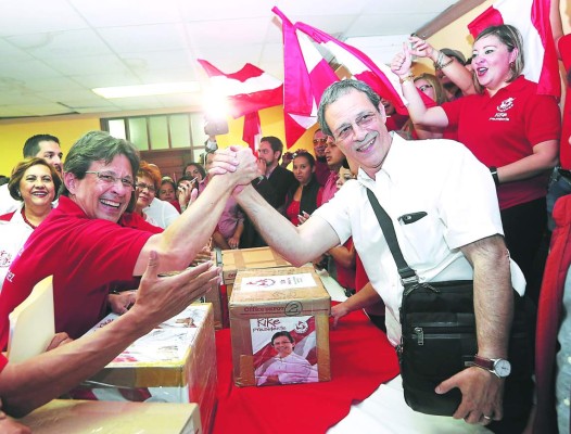 Honduras: Fiesta electoral en la entrega de planillas de los partidos políticos