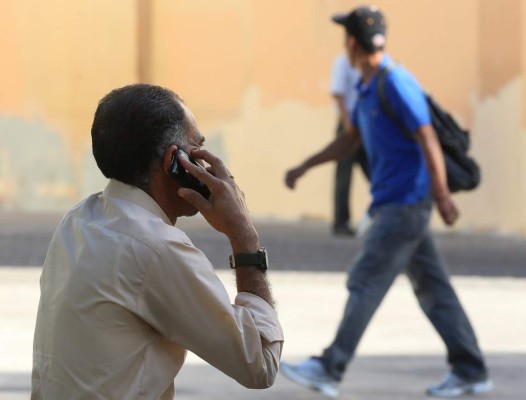 Inhabilitarán celulares por bromas al 911