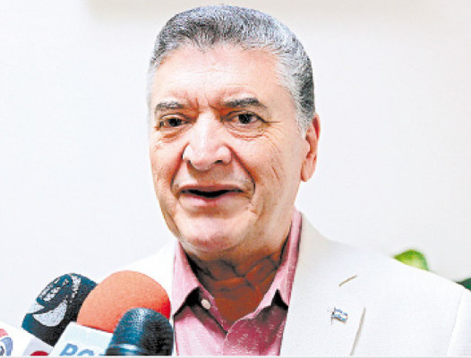 Pastor Evelio Reyes responde a denuncia de gais