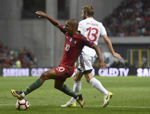 Portugal gana 5-1 a Islas Feroe con un triplete de Cristiano Ronaldo