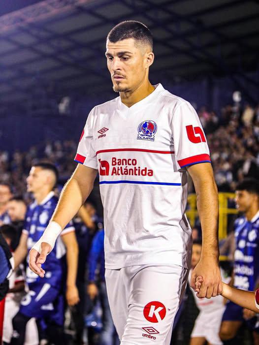 Olimpia suma nueva alta: El 11 titular de Espinel en busca de herir a Marathón en la final