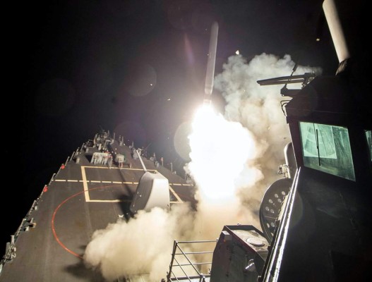 Presidente de Estados Unidos, Donald Trump, bombardea mediante ataque aéreo a Siria