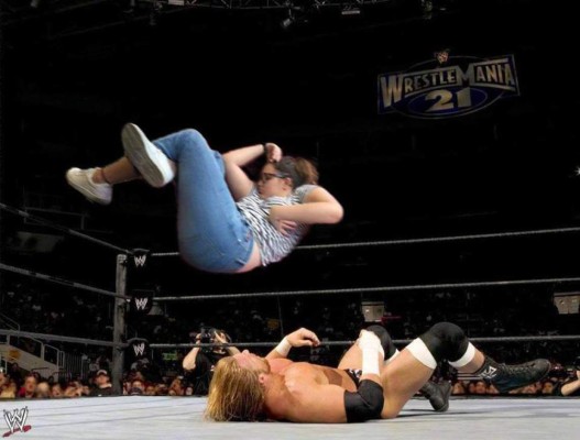 Chica se queda dormida en un sillón y los memes no se hicieron esperar