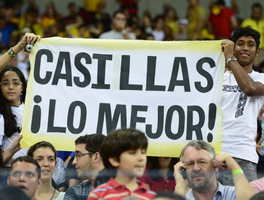 España vence sin problemas a Uruguay